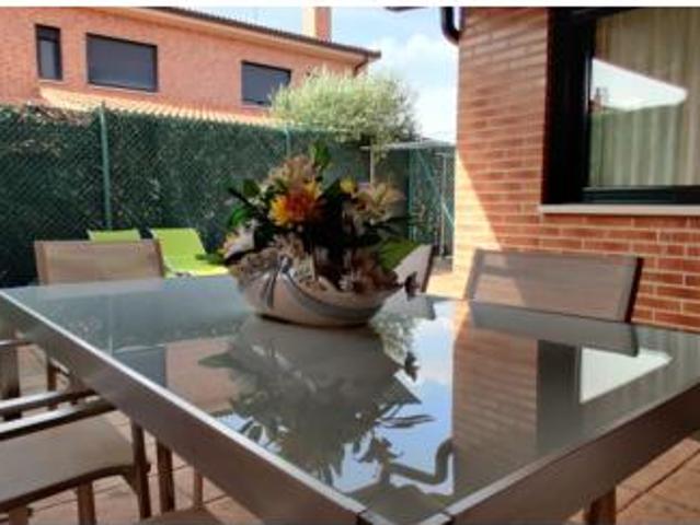 Chalet en venta en Renedo De Esgueva, Castilla y León