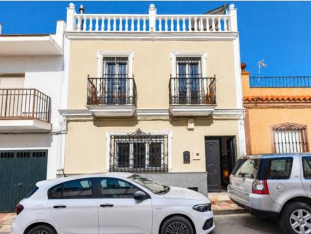 Chalet en venta en Peralta, Tomares