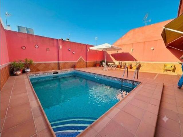 Chalet en venta en Villanueva Del Ariscal, Andalucía