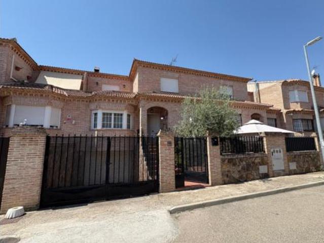 Villa en venta en Yuncos, Polígono Industrial