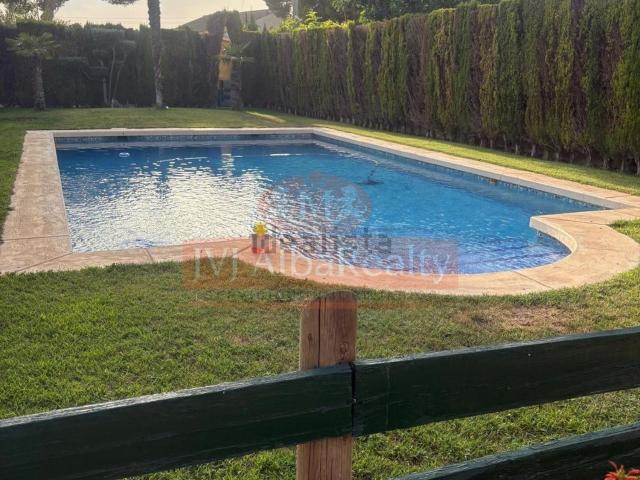 Casa en venta en Distrito 4, Albacete