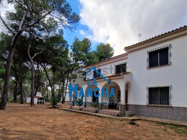 Casa en venta en Urbanización Pinares del Júcar, Albacete