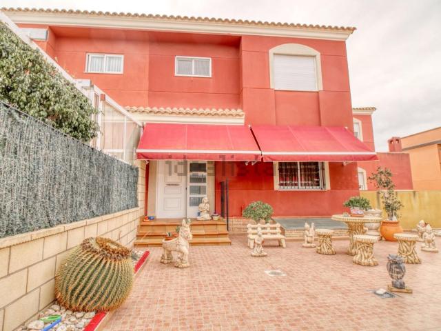 Casa en venta en Albatera, Valencia