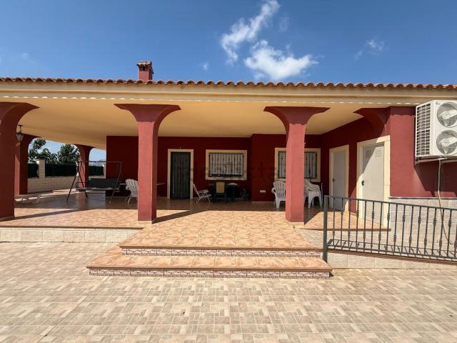 Casa en venta en Albatera