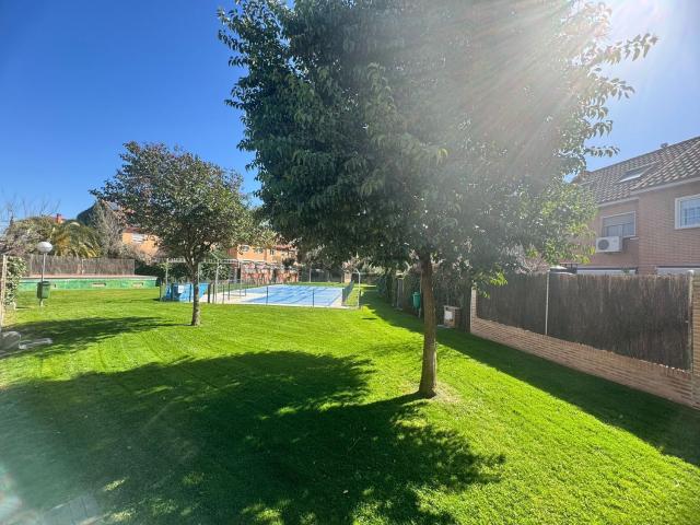 Casa en venta en Distrito V, Alcalá De Henares