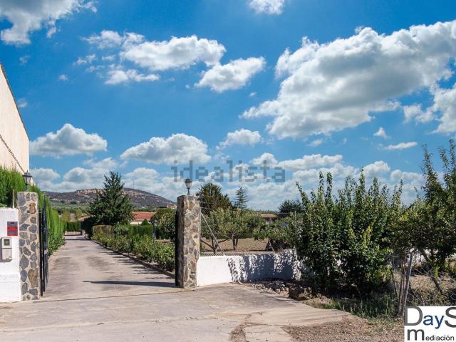 Casa en venta en Alcalá La Real, Barrio de las Cruces