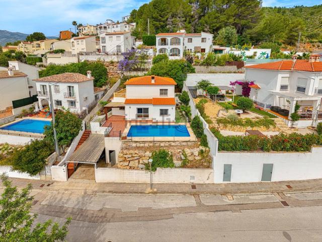 Casa en venta en Alcalalí, Urbanización Cumbres de Alcalalí