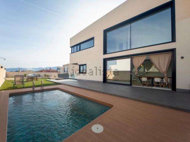 Casa en alquiler en Alhendín