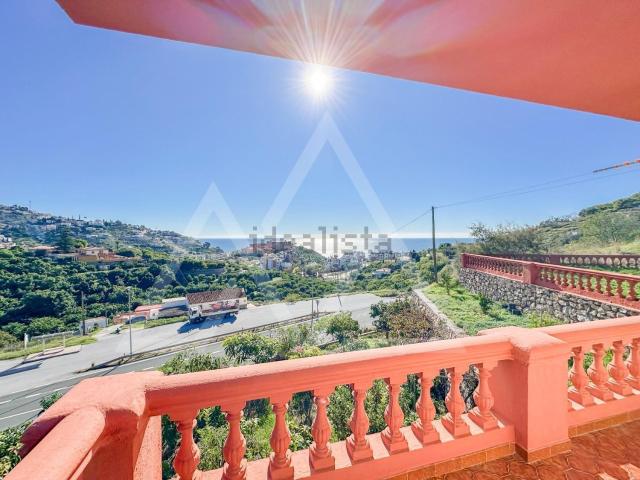 Casa en venta en Velilla-Taramay, Almuñécar