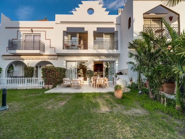 Casa en venta en Nueva Andalucía, Costa del Sol Occidental