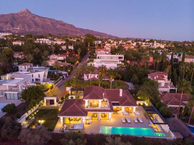 Casa en venta en Nueva Andalucía, Costa del Sol Occidental