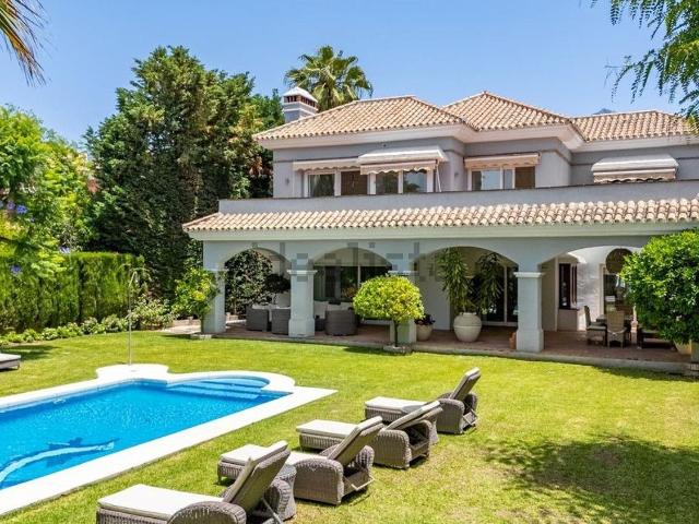 Casa en venta en Nueva Andalucía, Costa del Sol Occidental