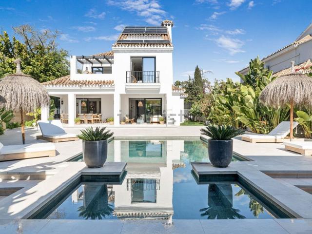 Casa en alquiler en Nueva Andalucía, Costa del Sol Occidental