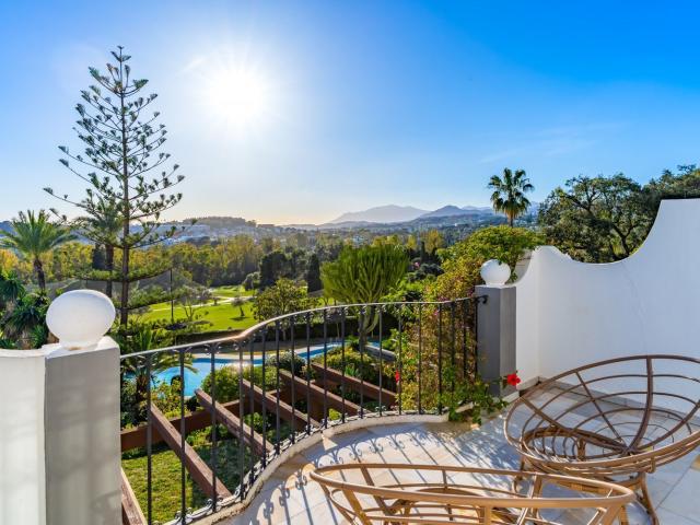 Casa en alquiler en Nueva Andalucía, Costa del Sol Occidental