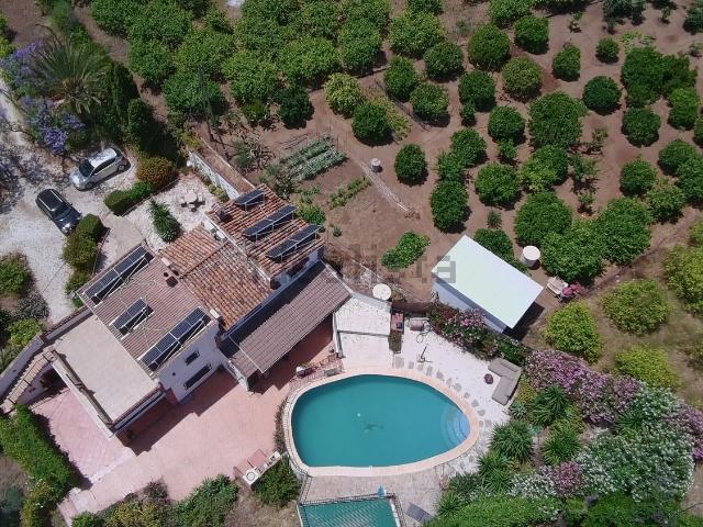 Casa en venta en Paredones-Cerrajones, Valle del Guadalhorce