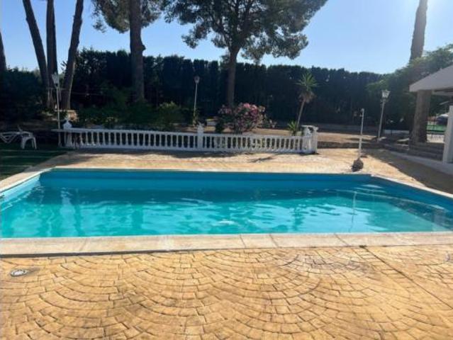 Chalet en alquiler en Baena, Andalucía