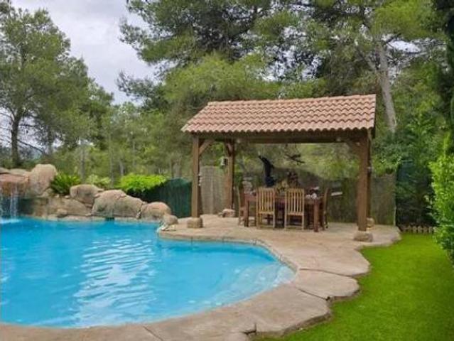 Chalet en alquiler en Urbanització Begues Park, Baix Llobregat