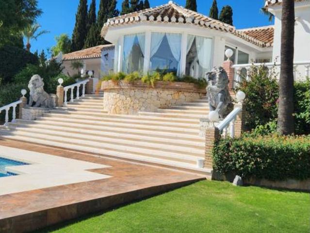 Chalet en alquiler en La Perla-Torremuelle, Costa del Sol Occidental