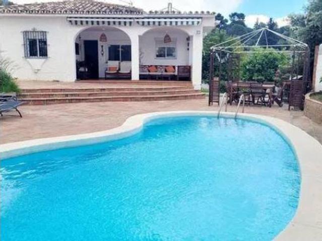 Chalet en alquiler en La Perla-Torremuelle, Costa del Sol Occidental