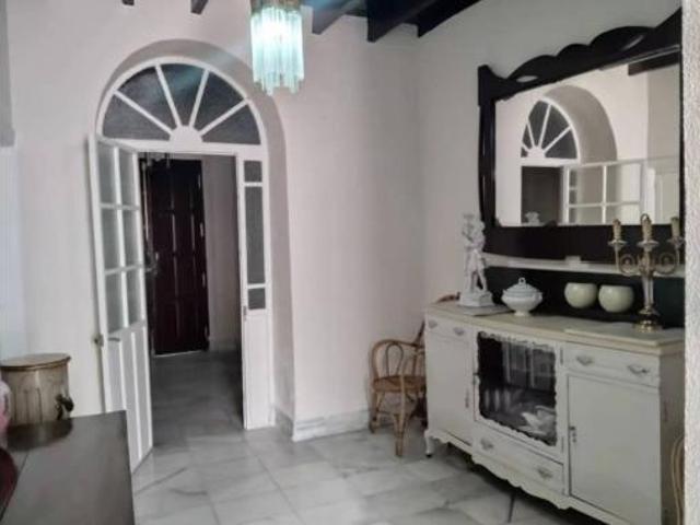 Chalet en alquiler en Brenes, Andalucía