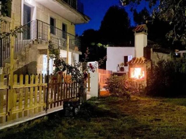 Chalet en alquiler en Quintáns, Cangas