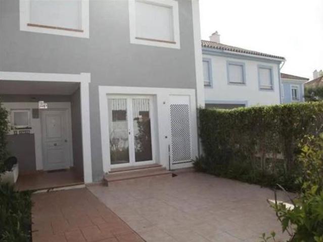 Chalet en alquiler en Monte Biarritz, Costa del Sol Occidental