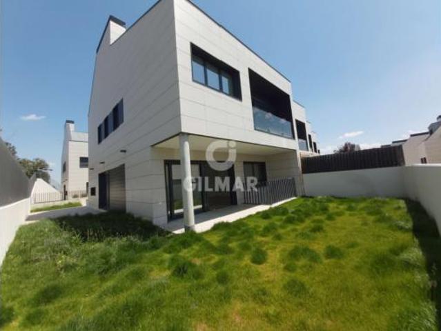 Chalet en alquiler en Valdelasfuentes, Alcobendas