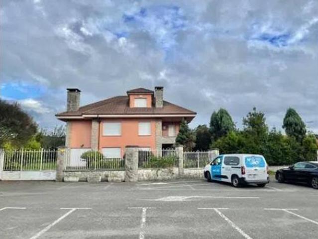 Chalet en alquiler en Llanera, Asturias