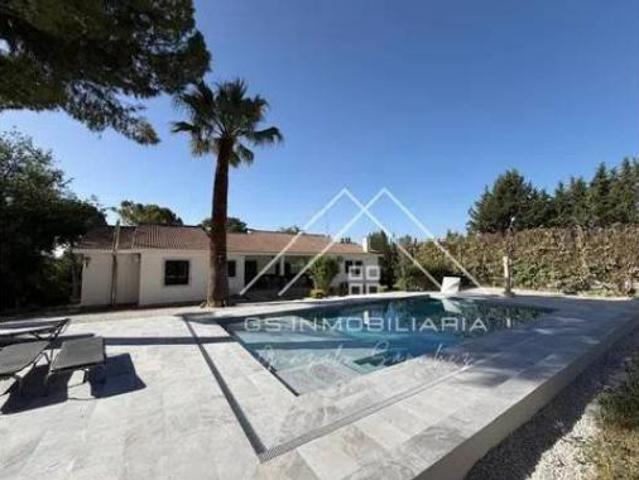 Chalet en alquiler en Cristo Marroquí, Lucena
