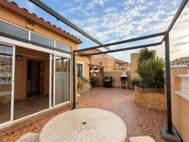 Chalet en alquiler en Urbanización Horizonte, Orihuela