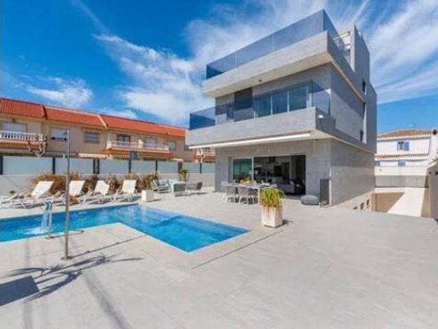 Chalet en alquiler en Torre de la Horadada, el Baix Segura / La Vega Baja