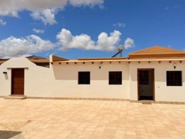 Chalet en alquiler en Llanos de la Concepción, Puerto del rosario