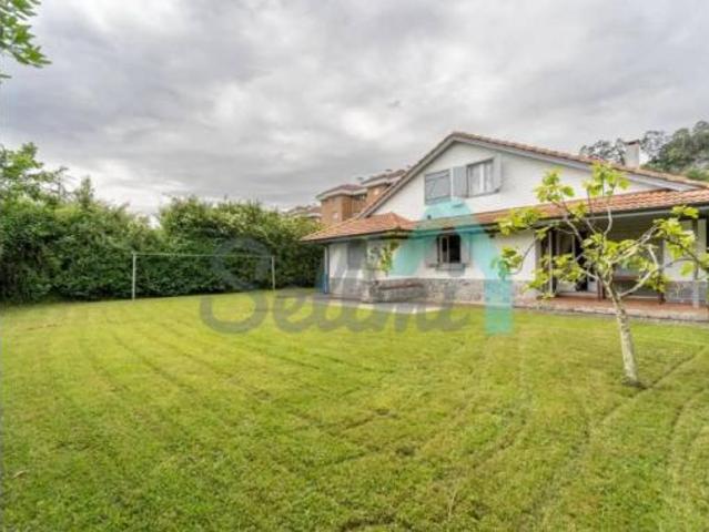 Chalet en alquiler en Ribadesella/Ribeseya, Asturias
