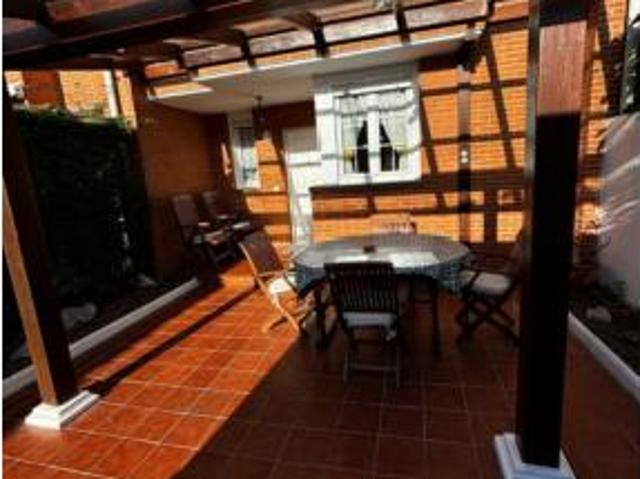 Chalet en alquiler en La Belga, Siero