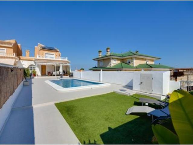 Chalet en alquiler en Urbanización Los Balcones, el Baix Segura / La Vega Baja