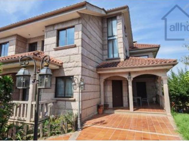Chalet en alquiler en As Fontiñas, Vigo