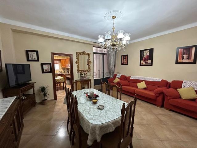 Casa en venta en Antequera, Andalucía