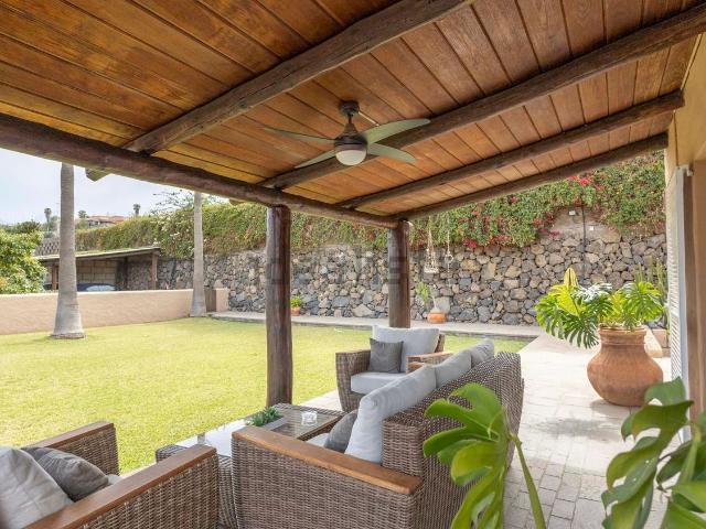Casa en venta en La Hidalga, Arafo