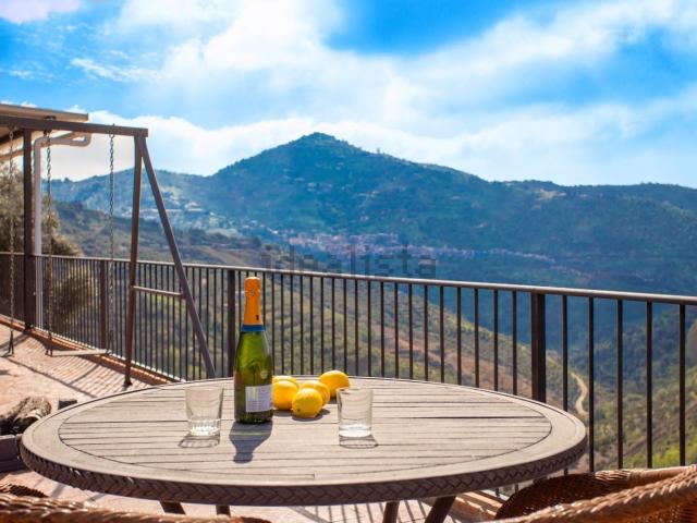 Casa en venta en Daimalos, La Axarquía