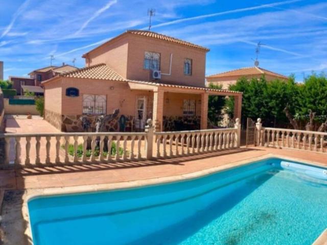 Casa en venta en Argés