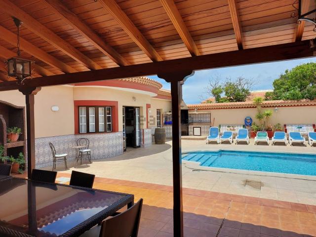 Casa en venta en La Estrella, Arona