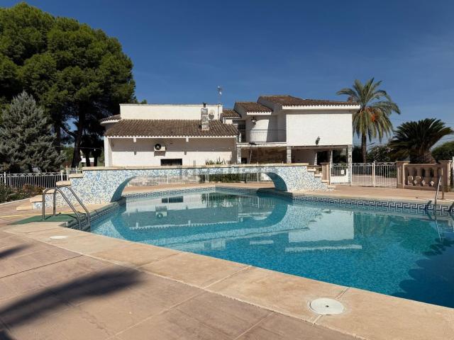 Casa en venta en el Vinalopó Mitjà / El Vinalopó Medio, Valencia