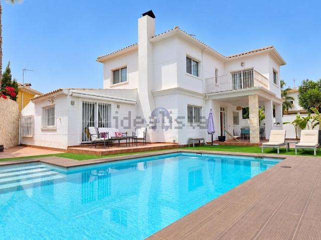 Casa en venta en el Vinalopó Mitjà / El Vinalopó Medio, Valencia