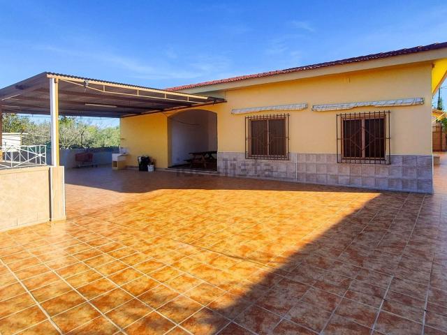 Casa en venta en el Vinalopó Mitjà / El Vinalopó Medio, Valencia
