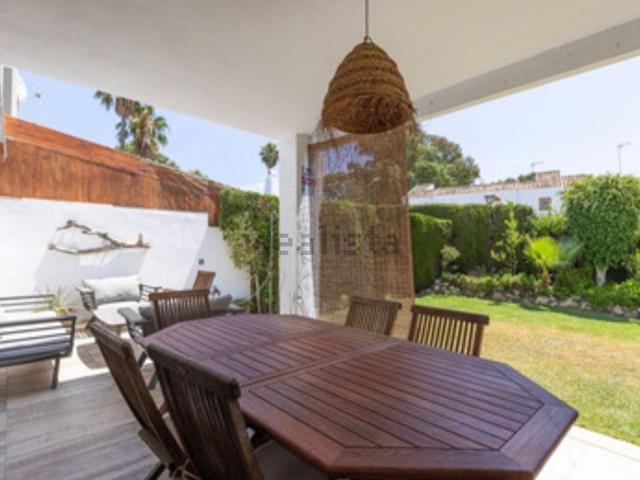 Casa en alquiler en Atalaya, Costa del Sol Occidental