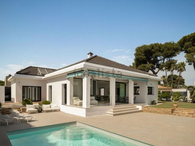 Casa en venta en Atalaya Park, Estepona