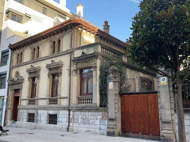 Casa en venta en Llamaquique, Oviedo