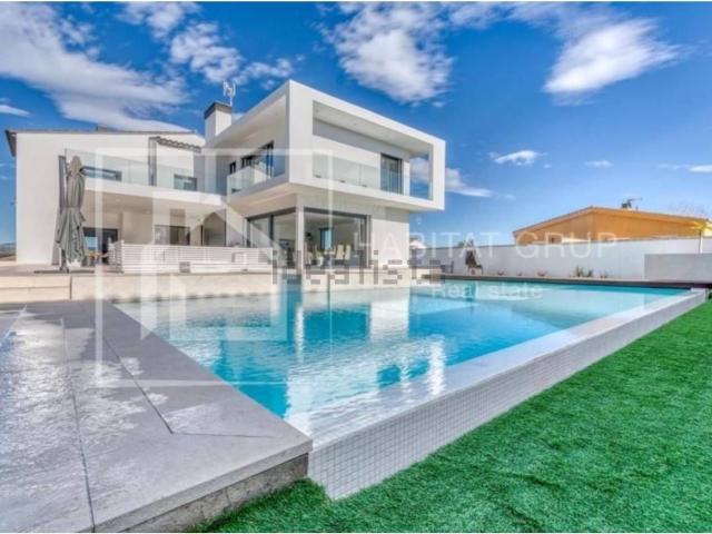 Casa en venta en Alt Empordà, Catalunya