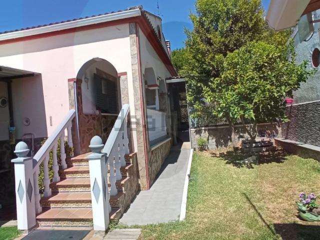 Casa en venta en Badajoz, Club Campo Pino