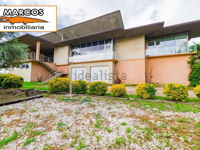 Casa en venta en Morouzos, Vigo